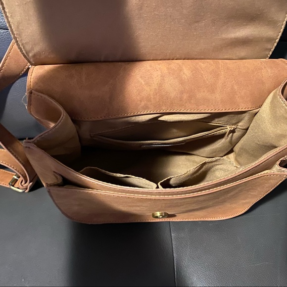 Kenneth Cole Reaction large Faun Norway saddle bag - Picture 10 of 11